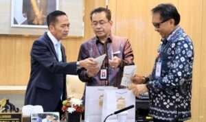 Wali Kota Palembang Ratu Dewa bertemu OJK